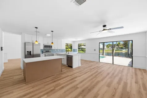 820 Rock Hill Avenue Davie FL 33325