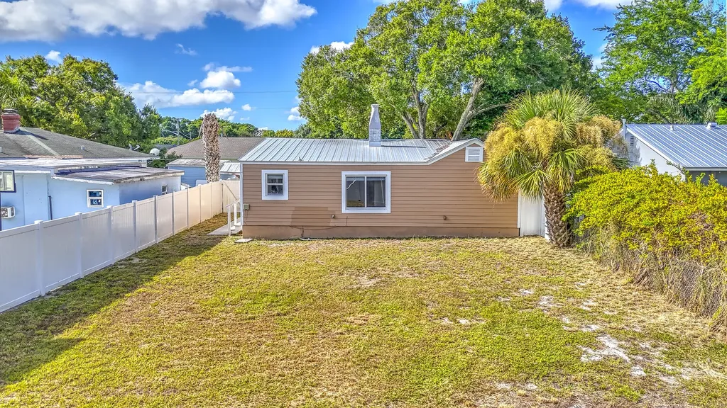 1204 Easter Avenue Fort Pierce FL 34950