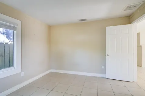 1204 Easter Avenue Fort Pierce FL 34950