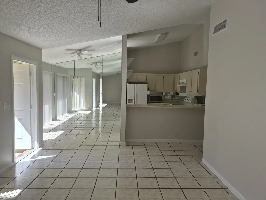 394 Springdale Circle Palm Springs FL 33461