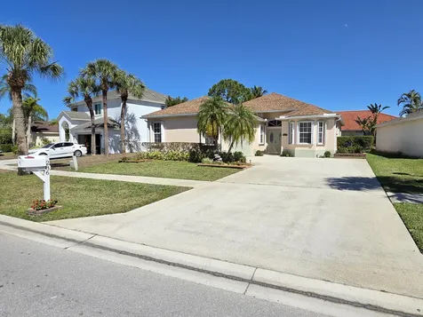 286 Saratoga Boulevard Royal Palm Beach FL 33411