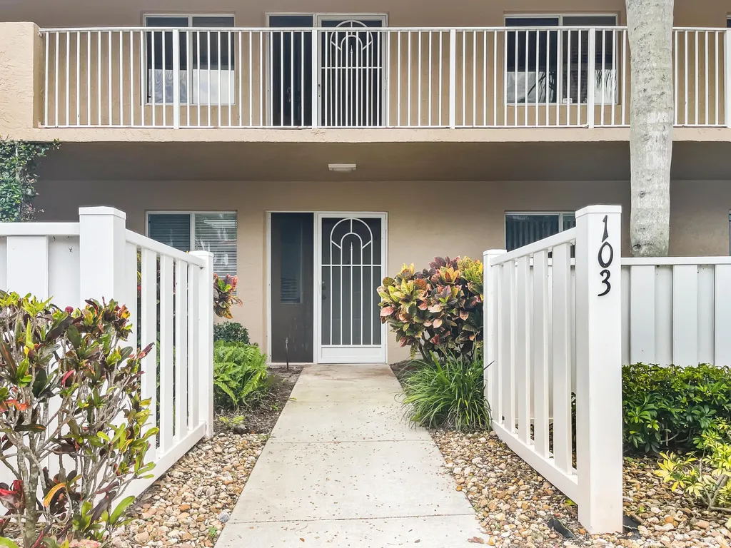 5952 Regal Glen Drive Boynton Beach FL 33437