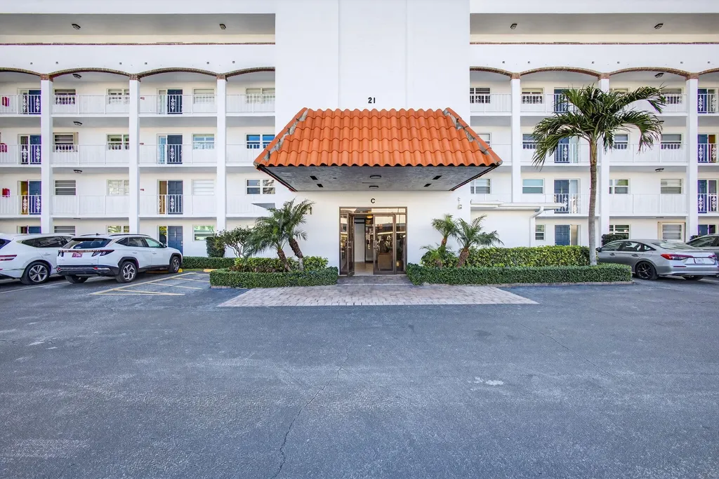 21 Yacht Club Drive North Palm Beach FL 33408