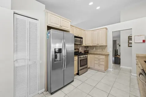 6861 Sw 17th Street Plantation FL 33317