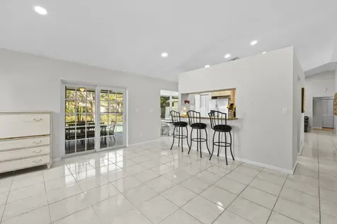 6861 Sw 17th Street Plantation FL 33317