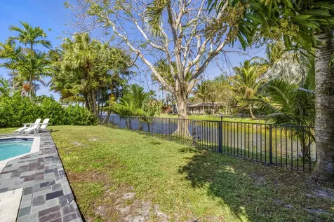 6861 Sw 17th Street Plantation FL 33317