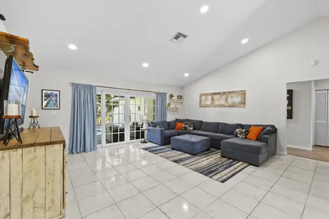 6861 Sw 17th Street Plantation FL 33317
