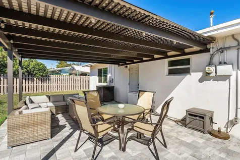 950 Ne 23rd Place Pompano Beach FL 33064