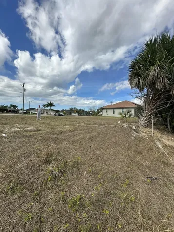 2513 Surfside Boulevard Cape Coral FL 33914