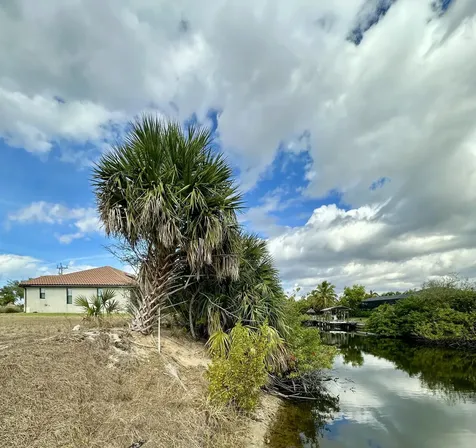 2513 Surfside Boulevard Cape Coral FL 33914