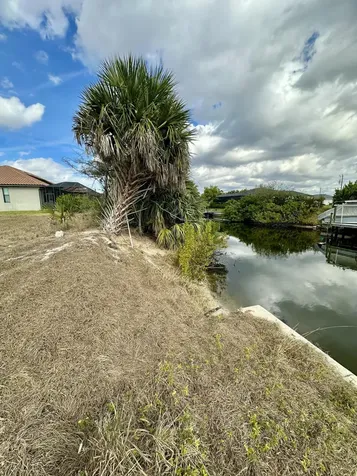 2513 Surfside Boulevard Cape Coral FL 33914
