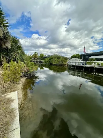 2513 Surfside Boulevard Cape Coral FL 33914
