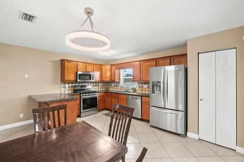 5734 Lincoln Circle Lake Worth FL 33463