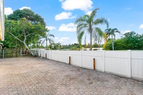 5734 Lincoln Circle Lake Worth FL 33463