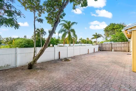 5734 Lincoln Circle Lake Worth FL 33463