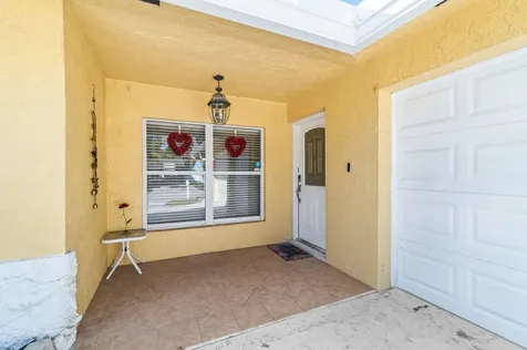 5734 Lincoln Circle Lake Worth FL 33463