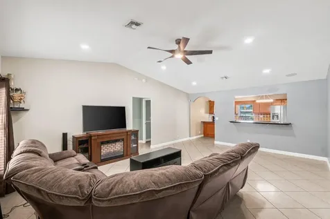 5734 Lincoln Circle Lake Worth FL 33463