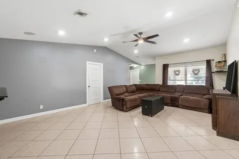 5734 Lincoln Circle Lake Worth FL 33463