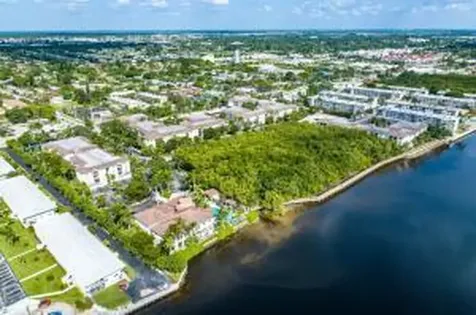 2408 E Tuscany Way Boynton Beach FL 33435