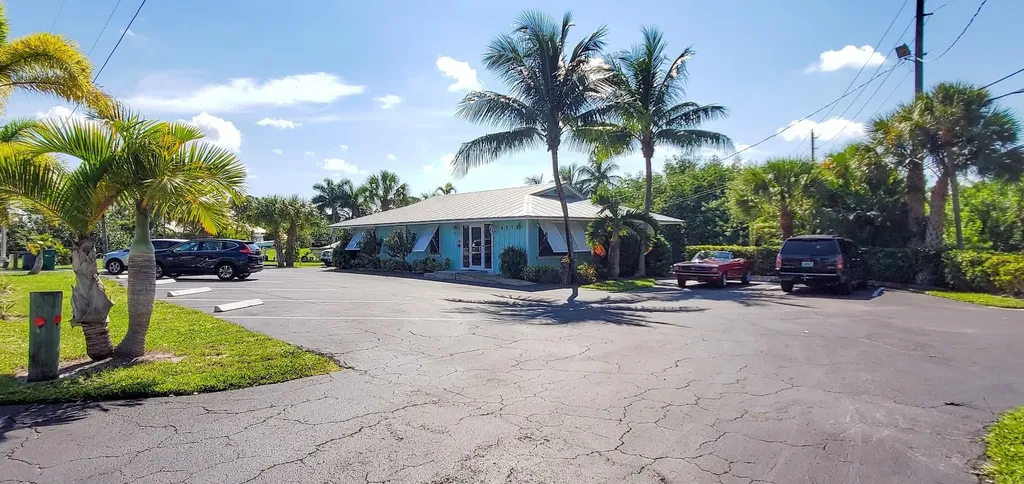 4575 SE Dixie Highway Stuart FL 34997