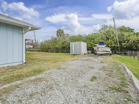 9026 85th Place Vero Beach FL 32967