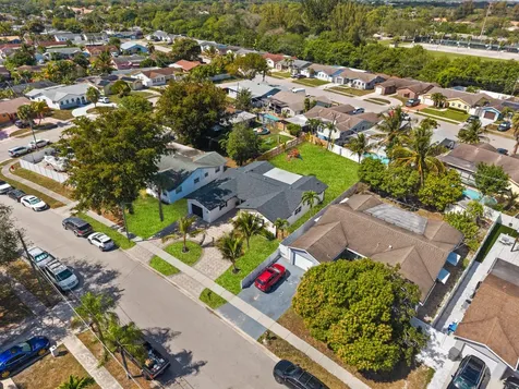 9329 Sw 2nd Street Boca Raton FL 33428
