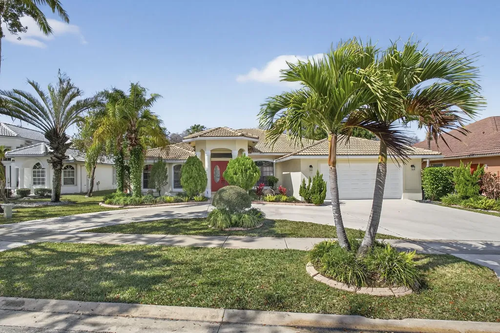 221 Cypress Trace Royal Palm Beach FL 33411