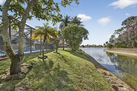 221 Cypress Trace Royal Palm Beach FL 33411