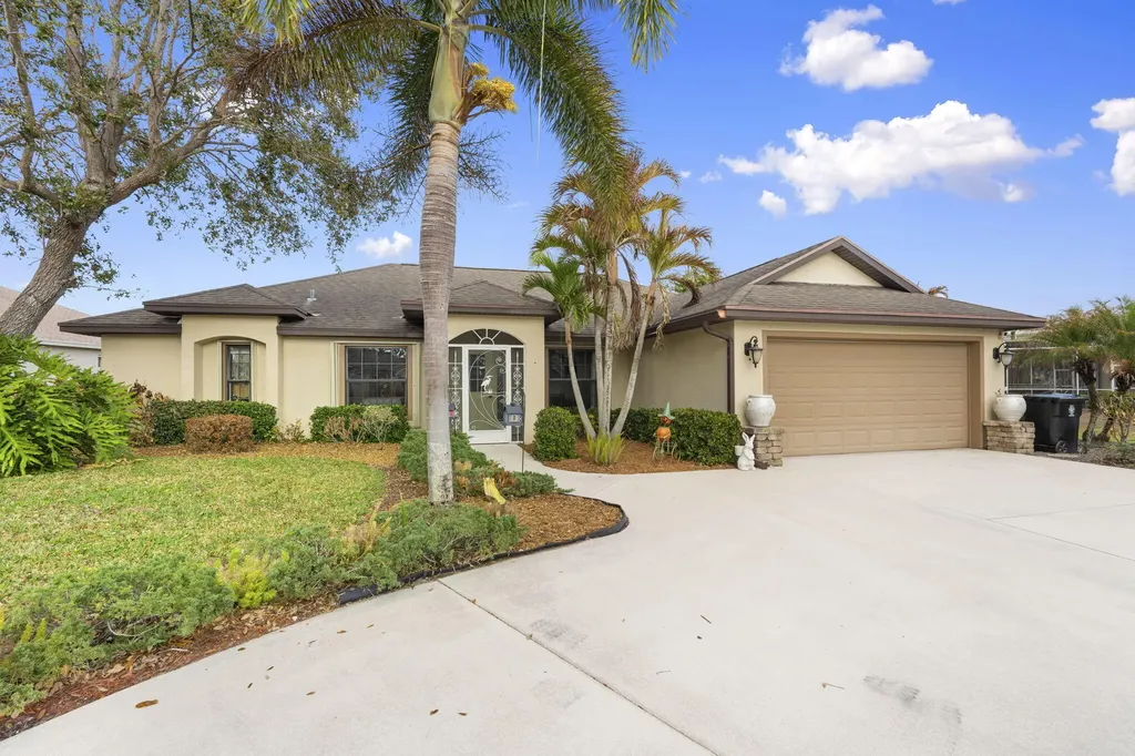 321 Sw Panther Trace Port Saint Lucie FL 34953
