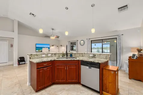 321 Sw Panther Trace Port Saint Lucie FL 34953