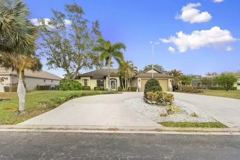 321 Sw Panther Trace Port Saint Lucie FL 34953