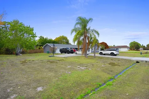 2118 Se Morningside Boulevard Port Saint Lucie FL 34952