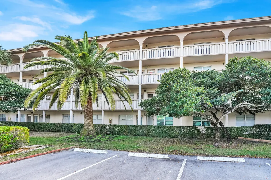 2102 Lucaya Bend Coconut Creek FL 33066