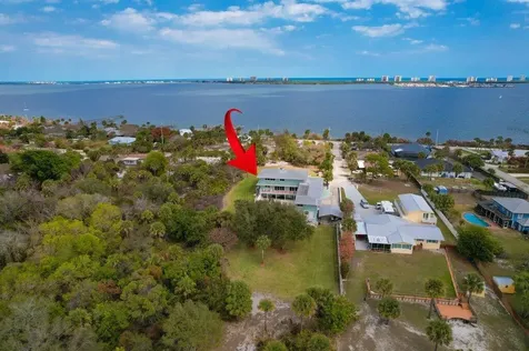 3712 E Mockingbird Hill Jensen Beach FL 34957