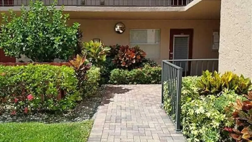 370 NW 76th Avenue Margate FL 33063