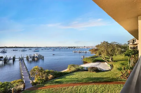 624 Sw Saint Lucie Crescent Stuart FL 34994