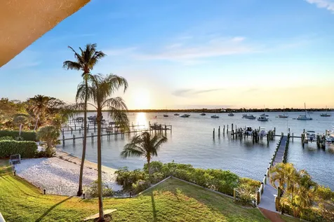 624 Sw Saint Lucie Crescent Stuart FL 34994