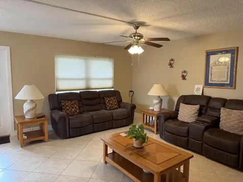 147 Burgundy D Delray Beach FL 33484