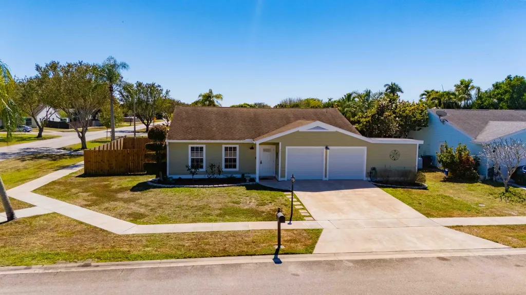 7791 Blairwood Circle Lake Worth FL 33467