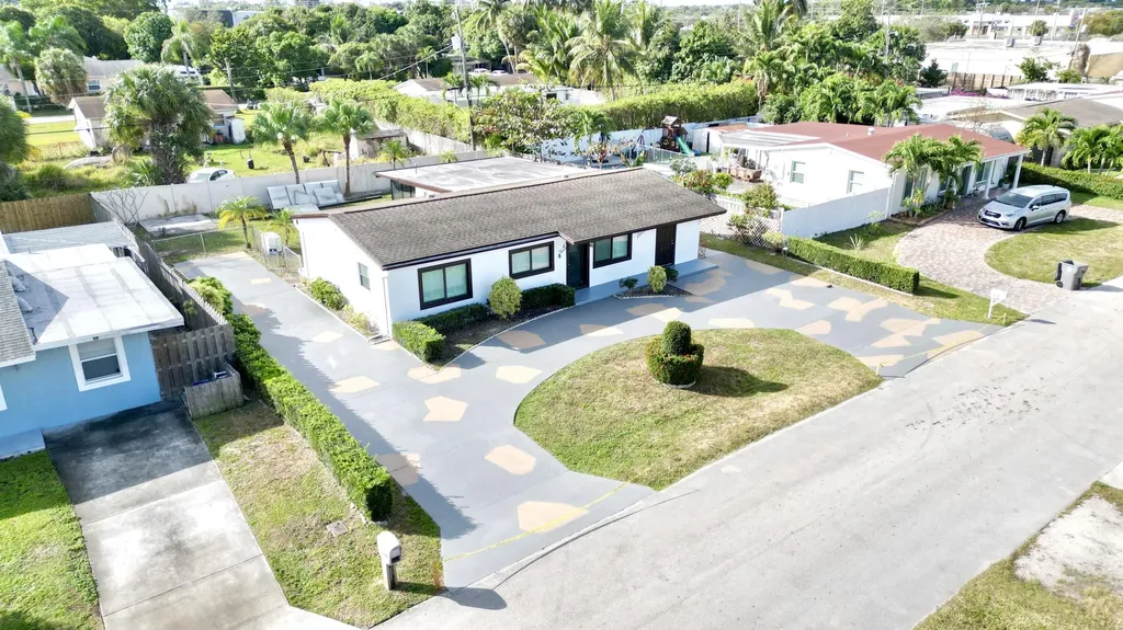 2890 Marbill Road West Palm Beach FL 33406