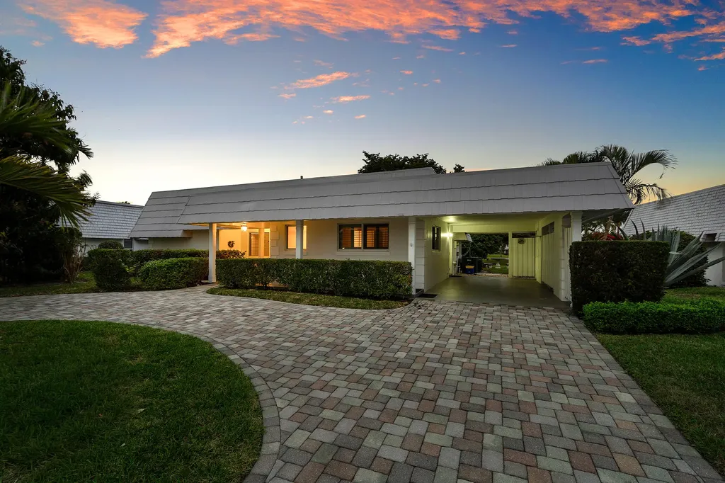 383 Villa Drive Atlantis FL 33462