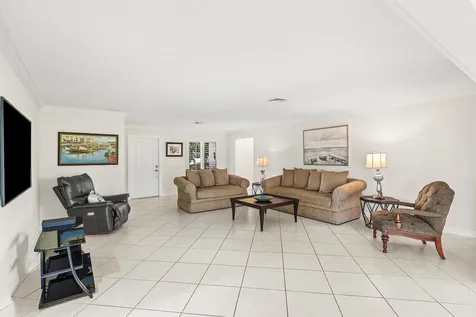 383 Villa Drive Atlantis FL 33462