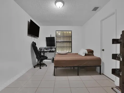 9702 Nw 5th Lane Miami FL 33172