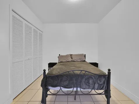 9702 Nw 5th Lane Miami FL 33172