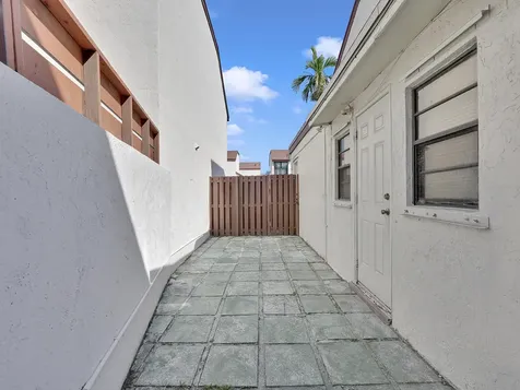 9702 Nw 5th Lane Miami FL 33172