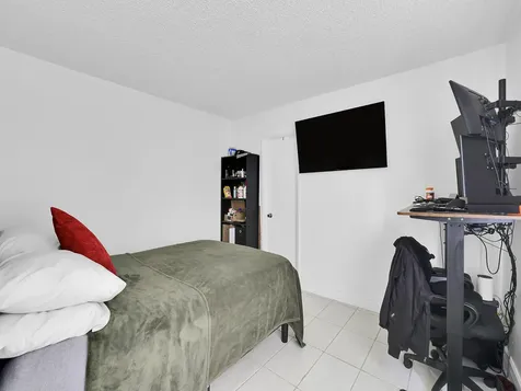 9702 Nw 5th Lane Miami FL 33172