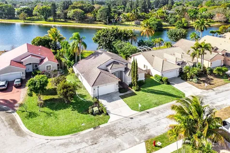 9430 Lago Drive Boynton Beach FL 33472