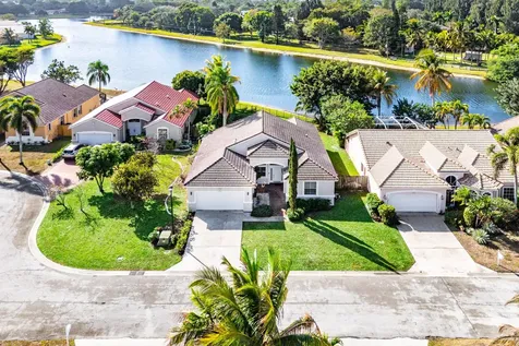 9430 Lago Drive Boynton Beach FL 33472