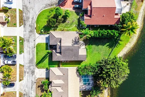 9430 Lago Drive Boynton Beach FL 33472