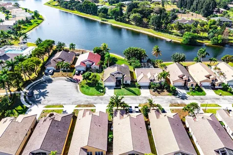 9430 Lago Drive Boynton Beach FL 33472